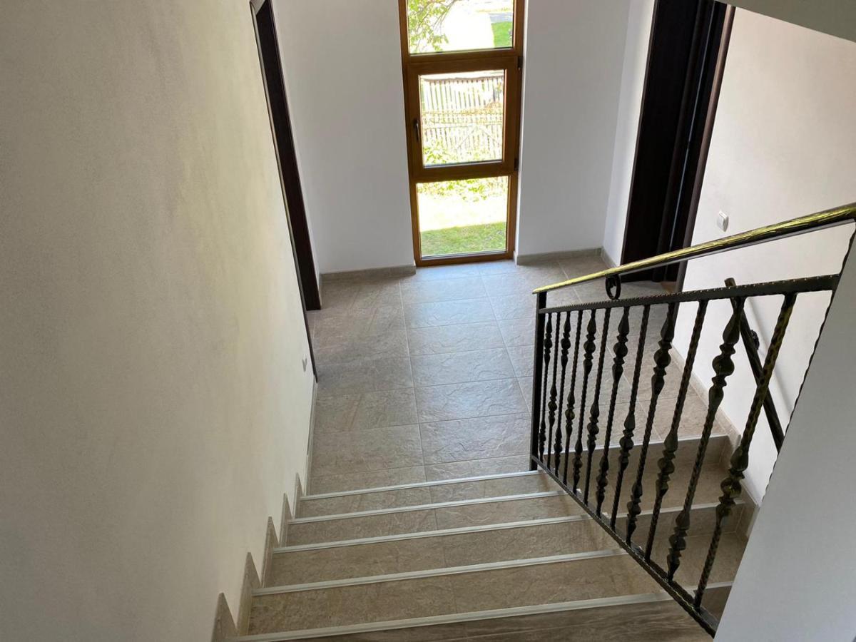 Casa Cerbului Apartment วีเชวเดสซุส ภายนอก รูปภาพ